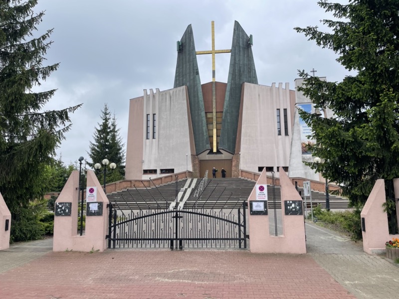 Parafia rzymskokatolicka św. Małgorzaty, Warszawska 121, 05-092 Łomianki